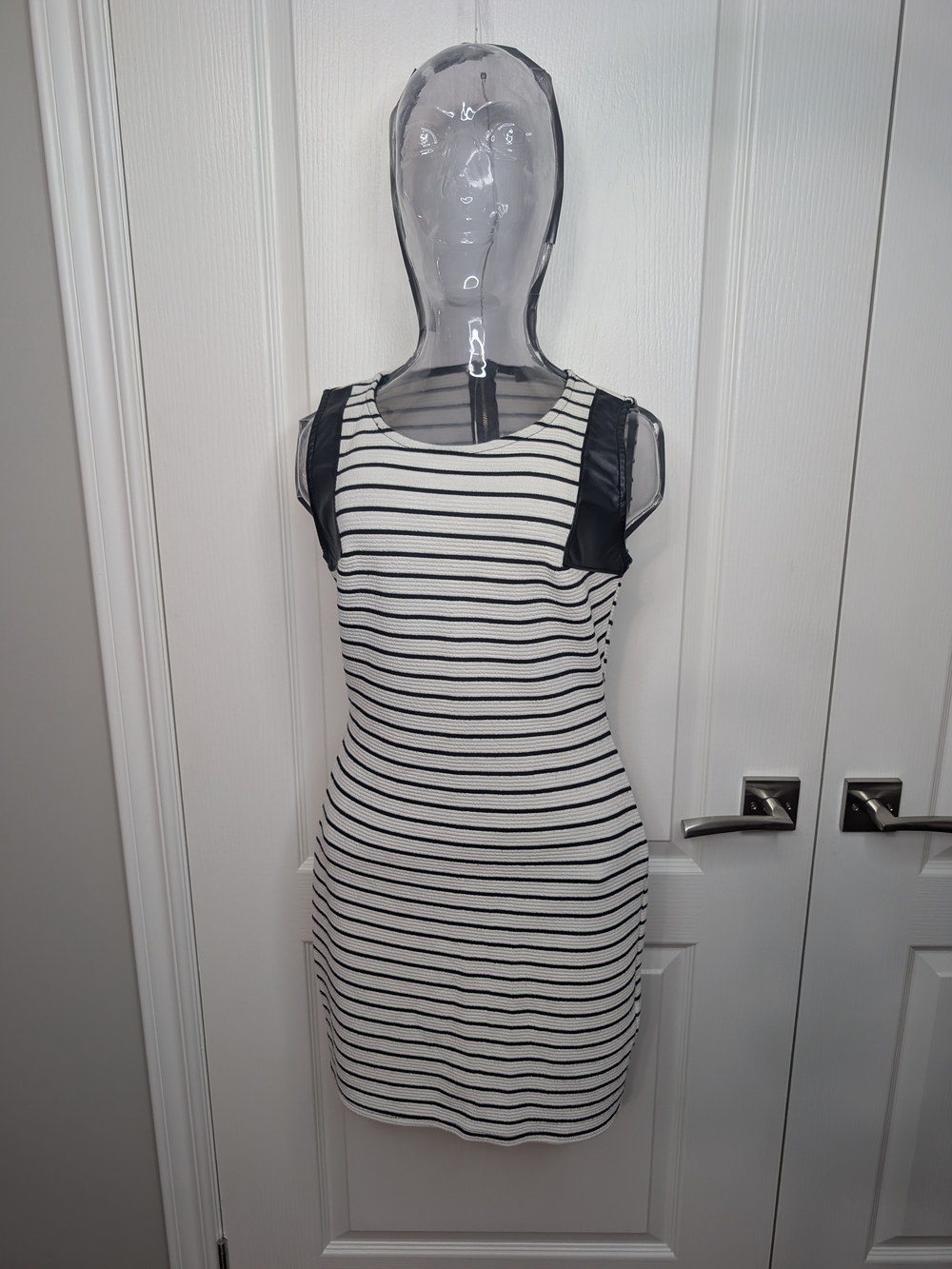 finn & clover Black and White Striped Sleeveless Bodycon Dress